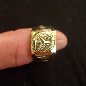 18k Mercedes ring